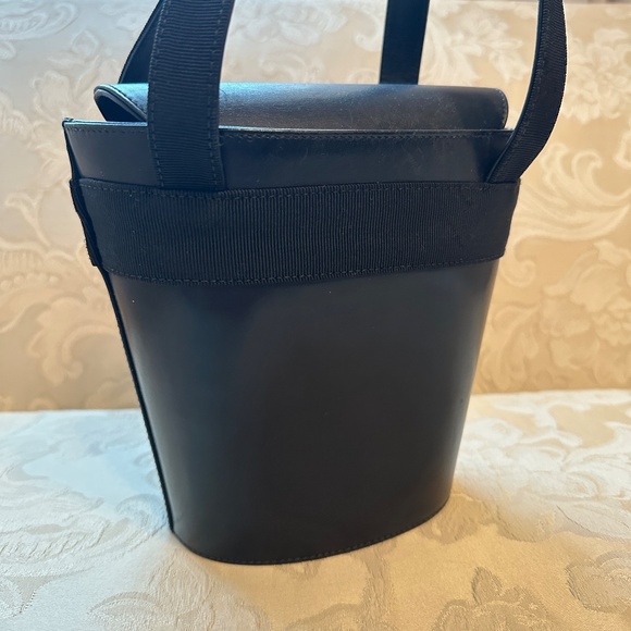 Salvatore Ferragamo black leather bucket bag - Picture 10 of 16